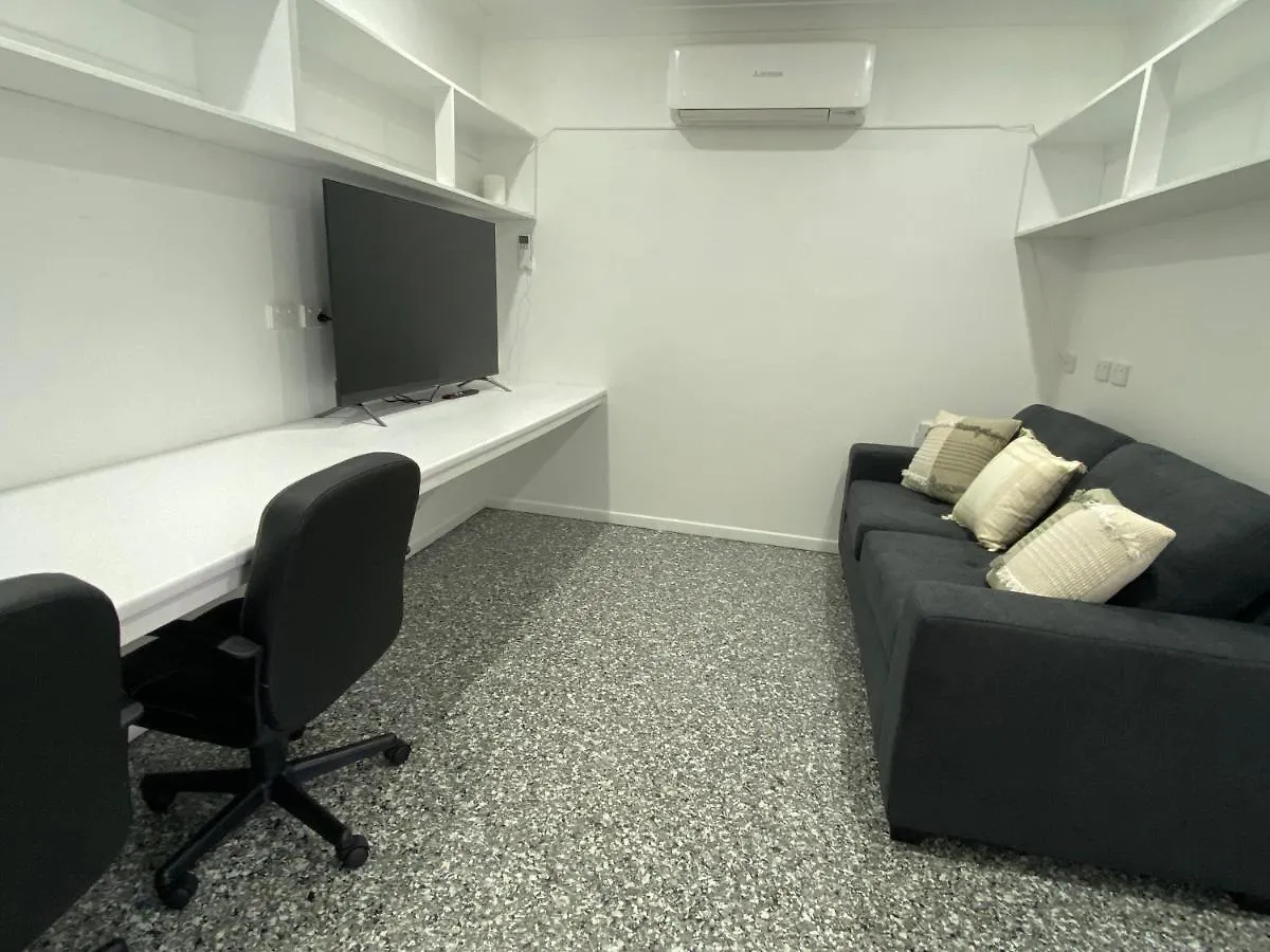 Tatil Evi Walk To Beach, Swim In Pool Self Contained Home Sleeping 7 Alexandra Headland